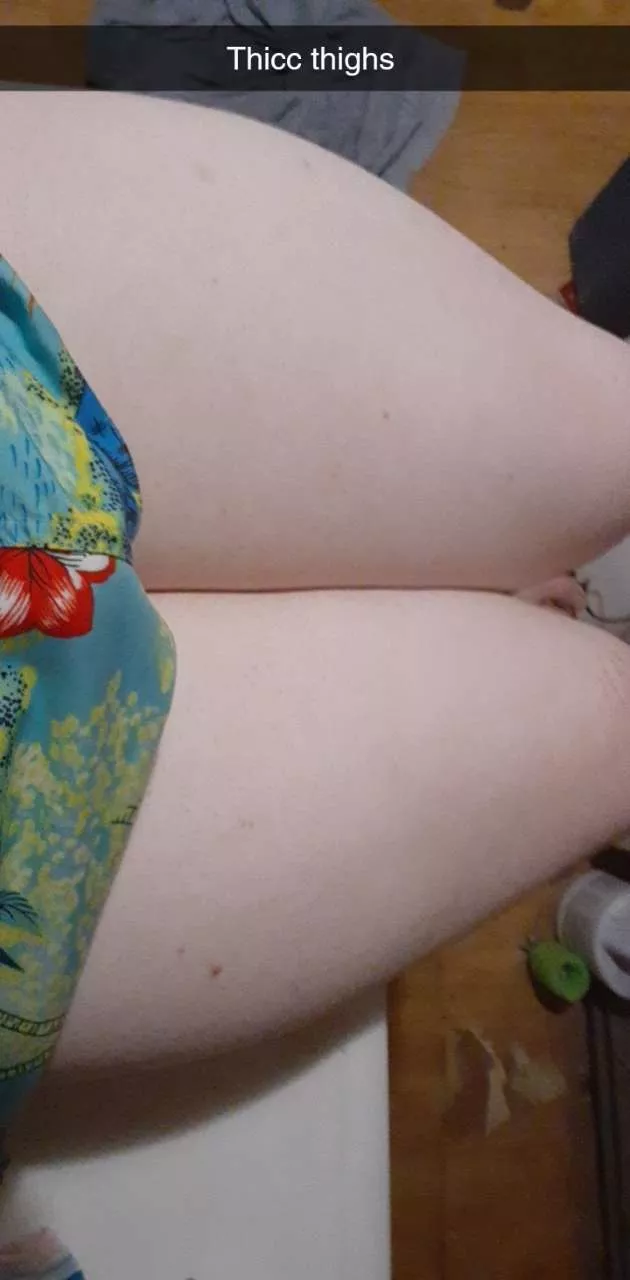 Thighs Nudes By Accomplished Wave