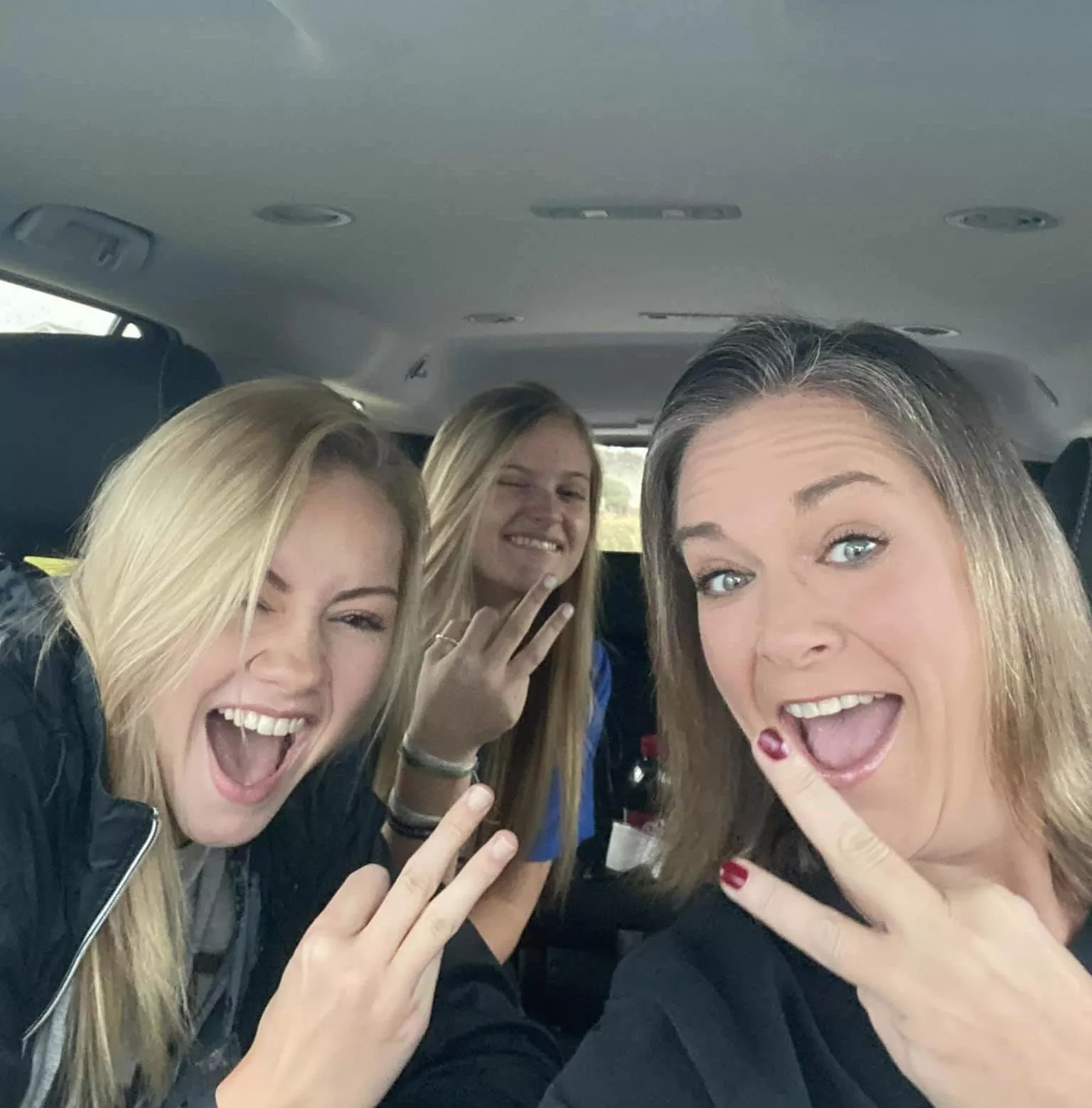 ✌🏼✌🏼✌🏼