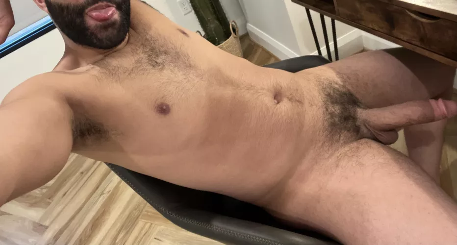 😜