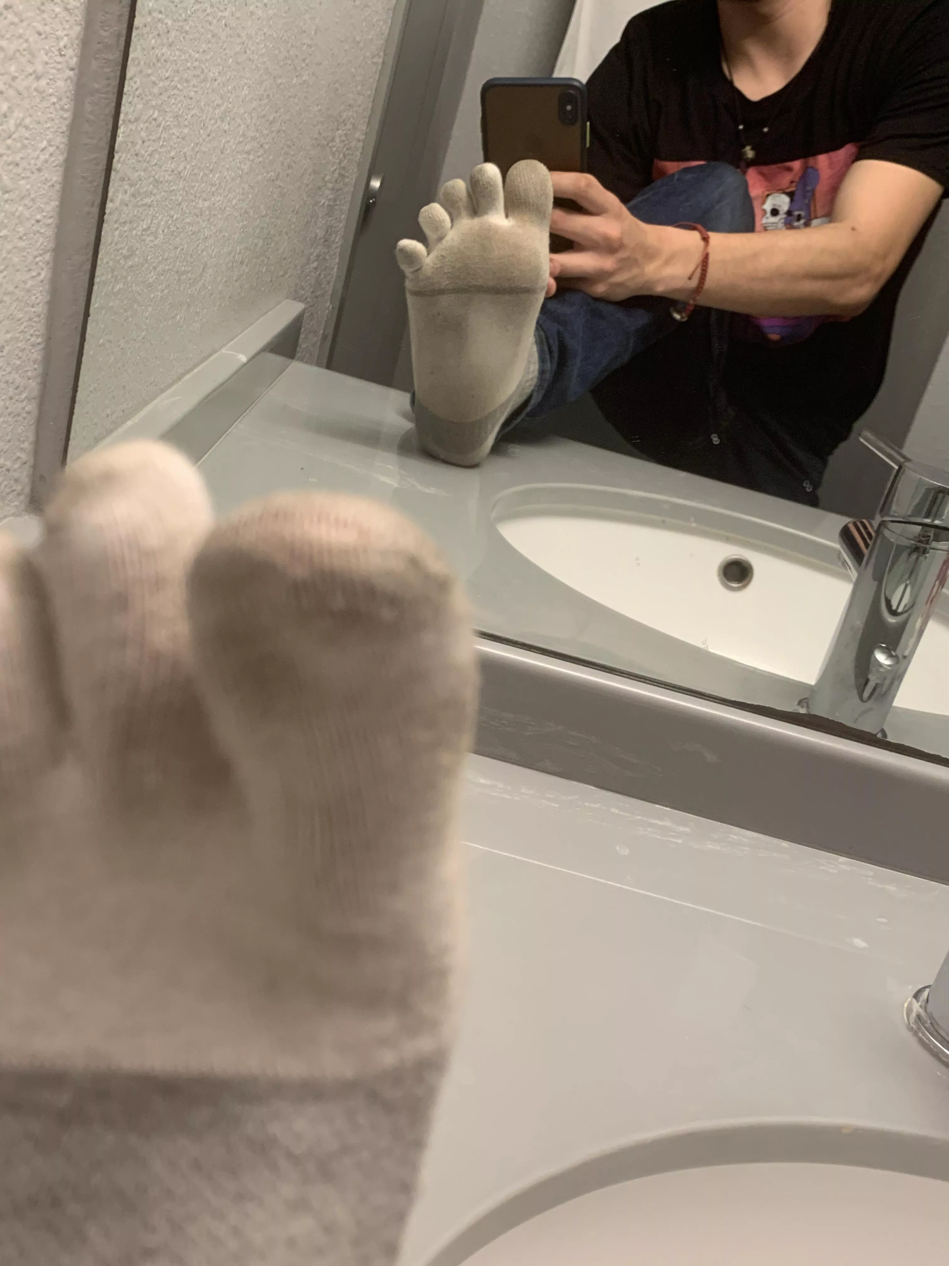 😏👣😋