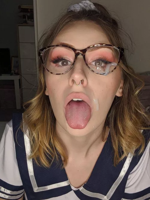 😳