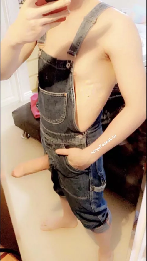 -JesseTaylor- boobs
