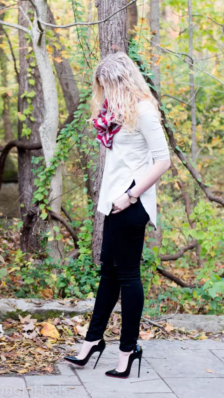 [1440x2560] Christian Louboutin Hot Chick 130mm in the Garden