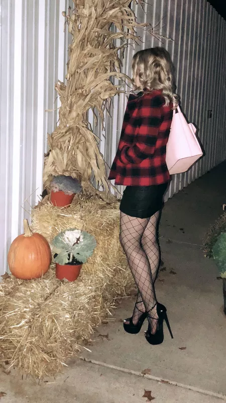 [1440x2560] Full date night outfit with GZ platforms