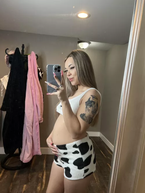 16 weeks & excited for this belly to pop! 😛