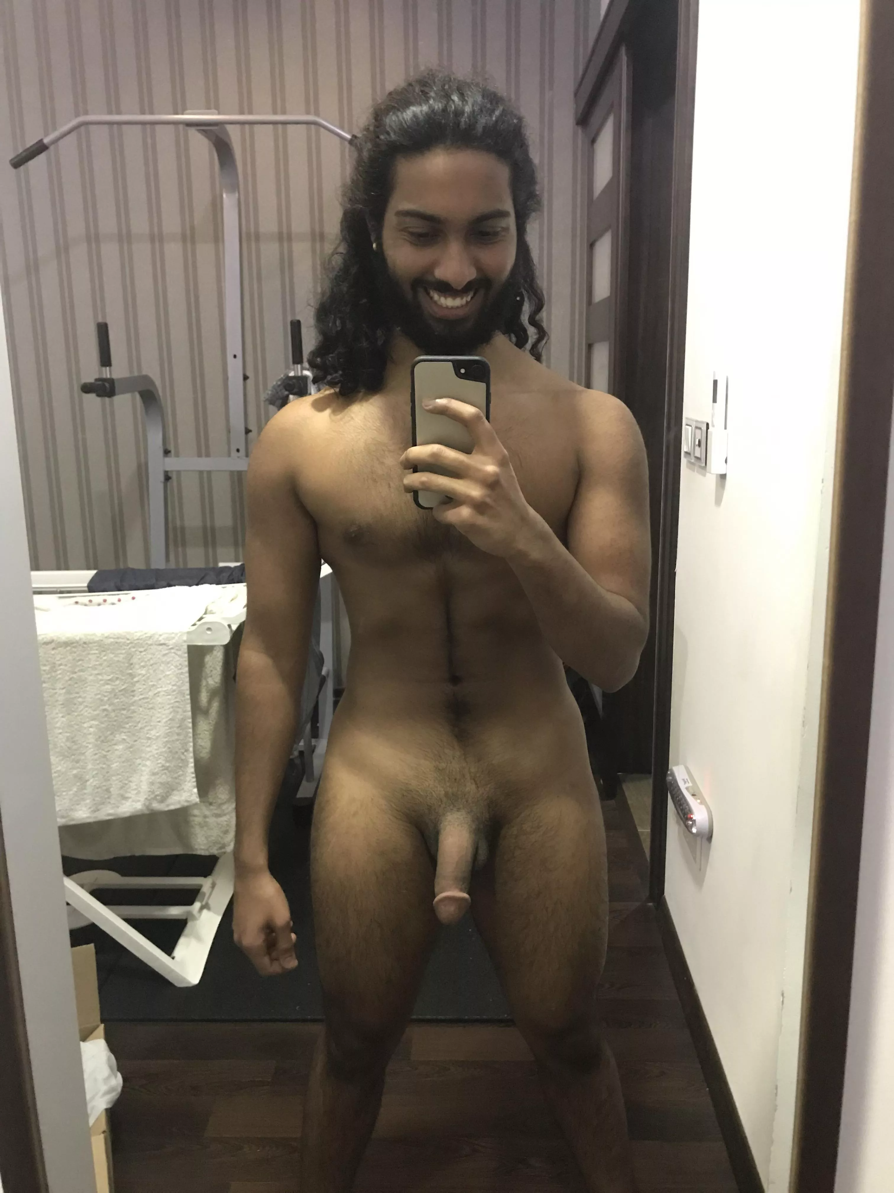 18 65kg 5’5”. Love this page!