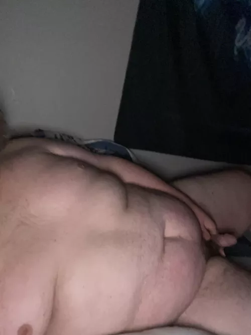 18 chubby into chubs and chasers dm me.