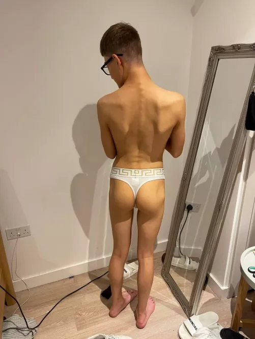 (18) Do you like my butt, daddy? š