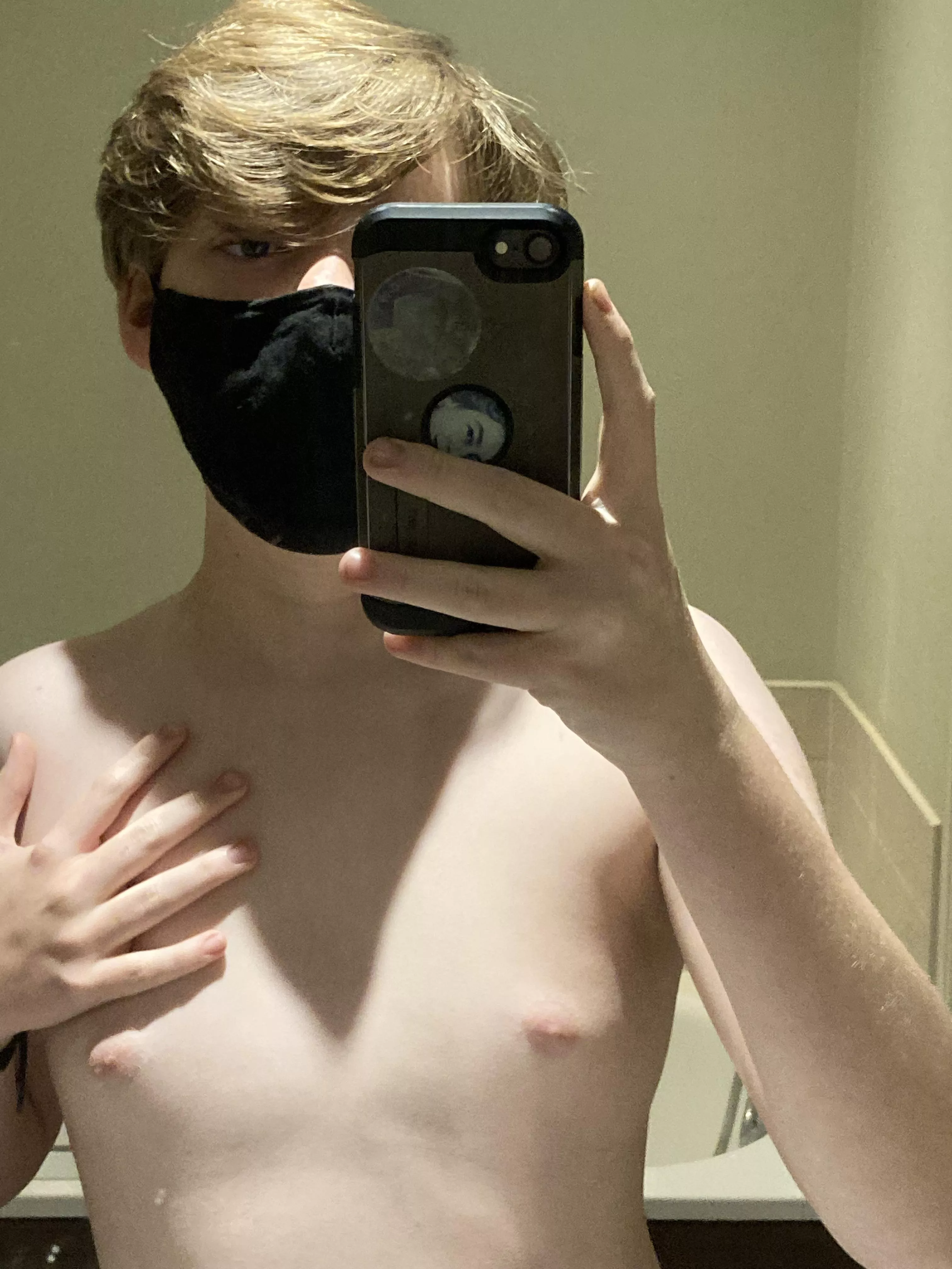 [18] Hi to the 6 people who sorted by new 😝👋😘