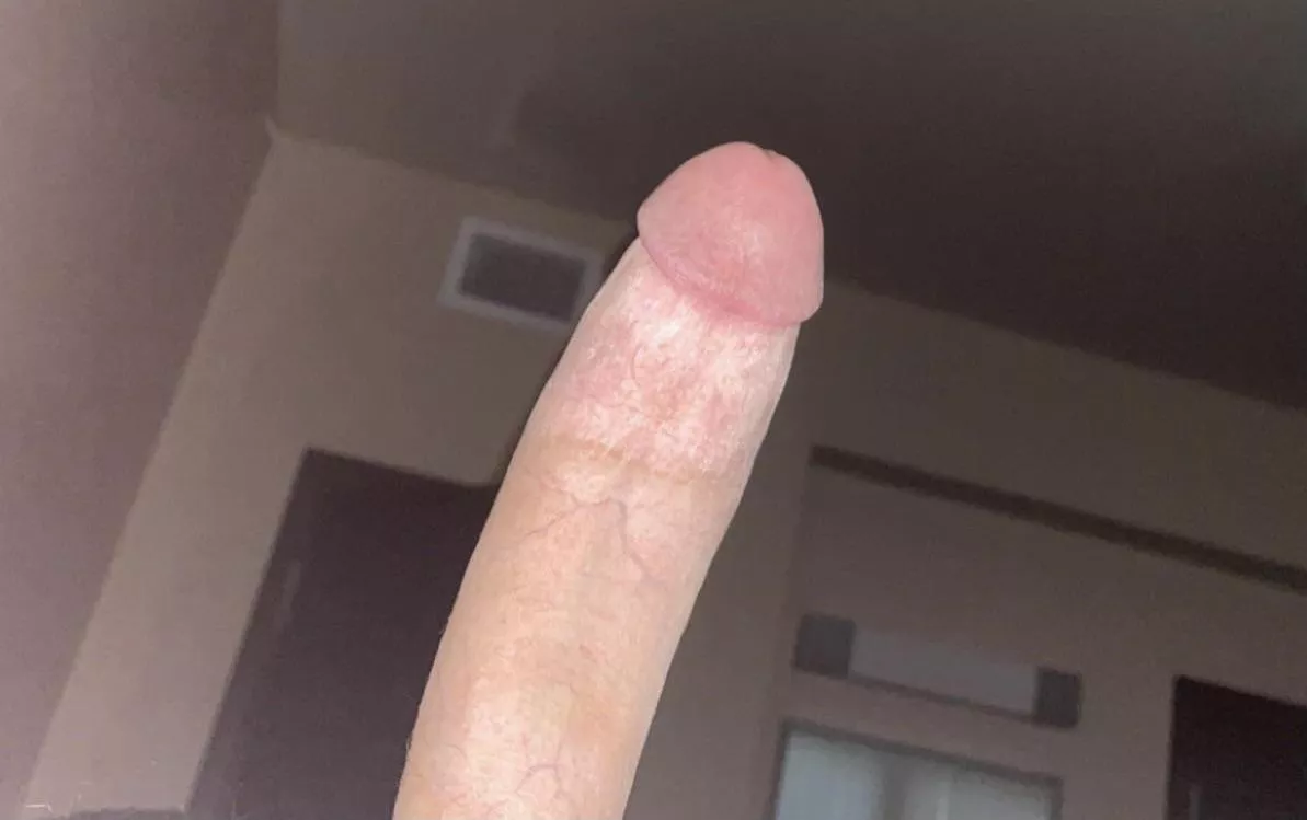 18 Highschool football stud hung w 8”. I am high af and want the most disgusting no limit slaves to Hmu to become my toy