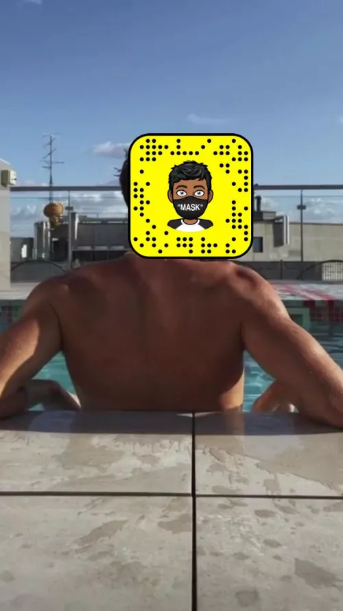 18 M (Portugal) looking for a Bromance——I’m straight curious looking for a bromance with a guy (16 - 25), wants to trade, just talk about shit, girls, jerk off, comfortable about sending any kind of pictures, send face,… Like a real bro, some bro