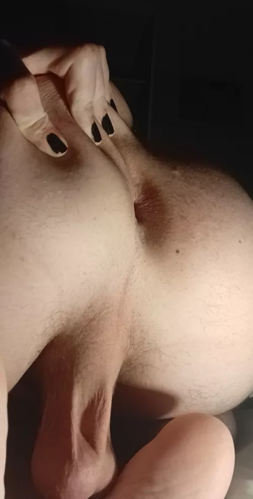 (18) please be gentle 😳 (jk) dms open for big dicks ♡