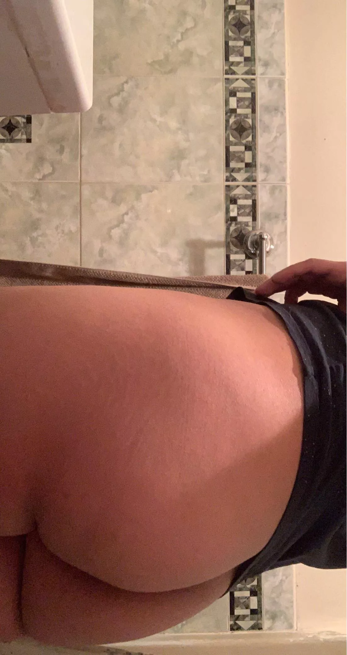 18 trynna see some dick 😫