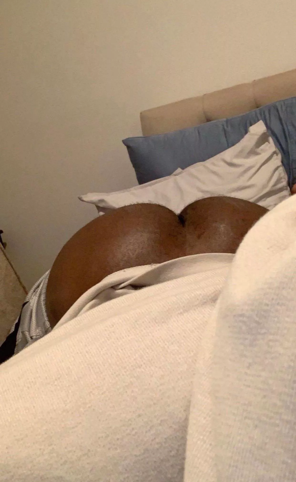 [18] virgin hmu if u like what u see btw I have a thing for big dicks and Latinos