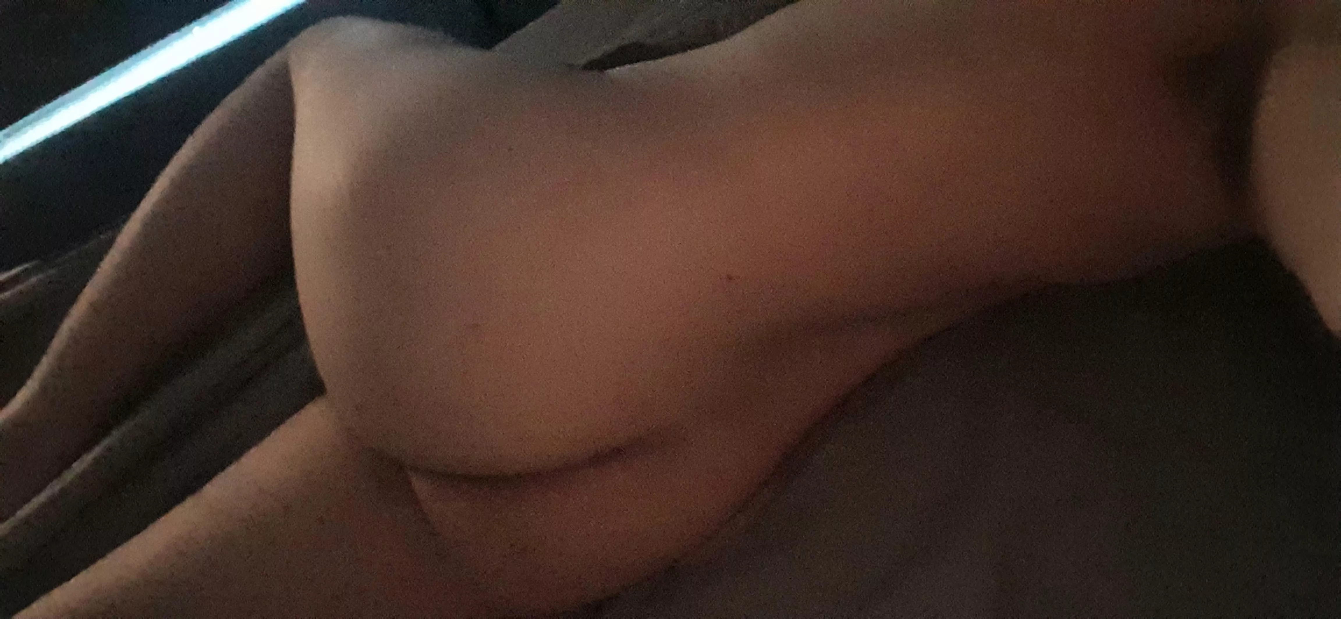 [18 YO SLUT!] Heyyy!! 🤪 I hope more than a few people see my slutty ass exposed here!! 🥺🥰