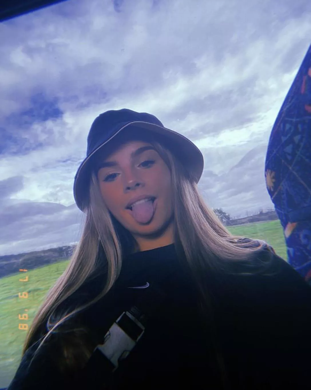 (18f) first post on here