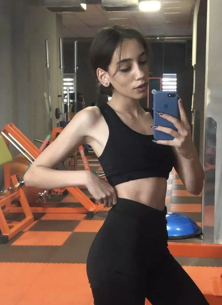 [18F] I’m 18! I hope you like me now that I can share 😘