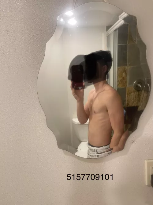 18m lookin for a sugar momma, dm me!