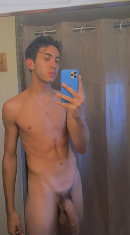 [18M] that moment when you take a naked pic right before your mom walks in. RIP my life.