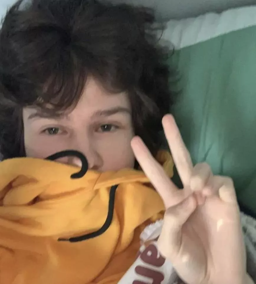 18yr old femboy here.. looking to be owned.. used.. and sold…