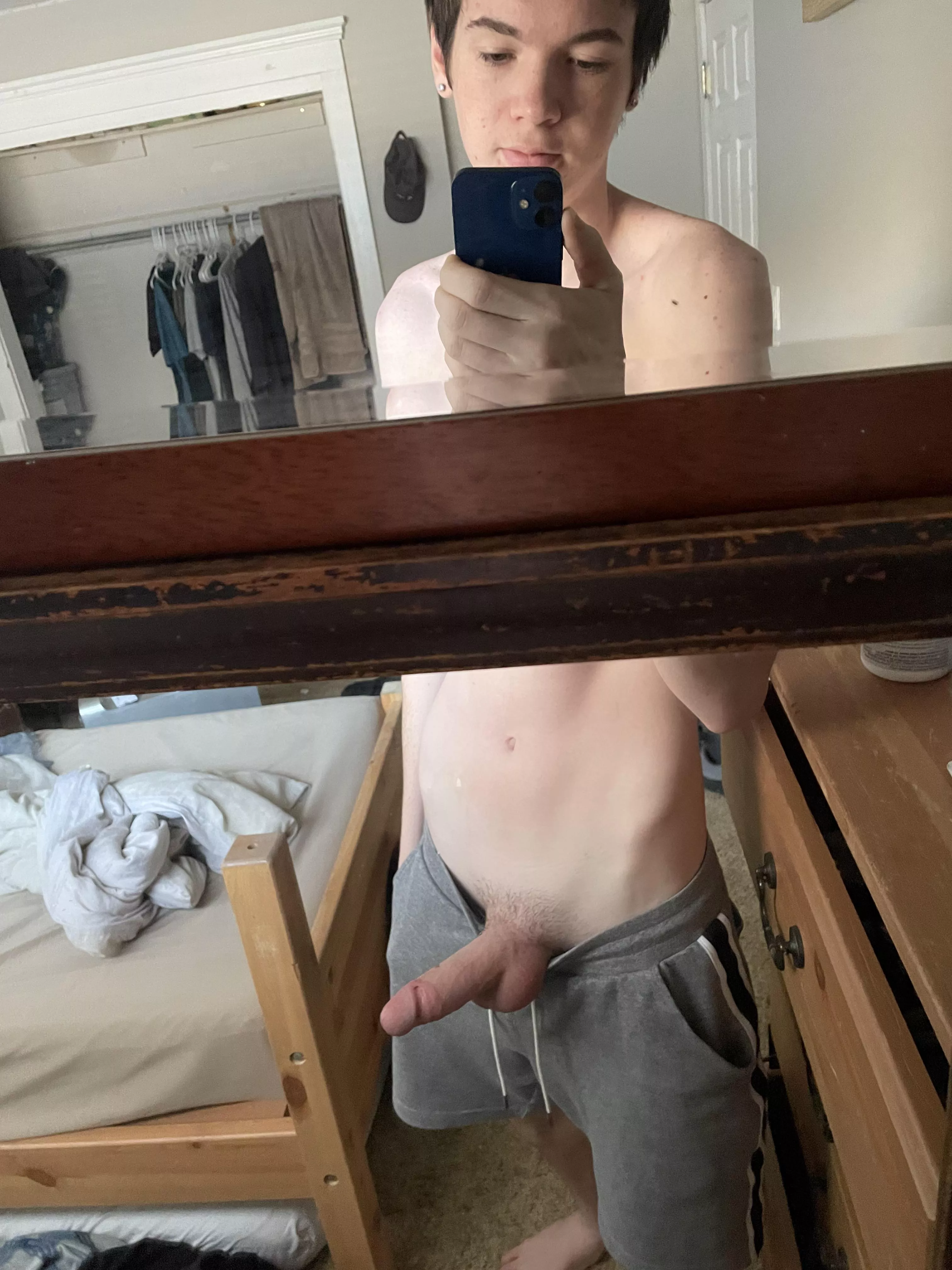 (19) anyone mind helping 😏