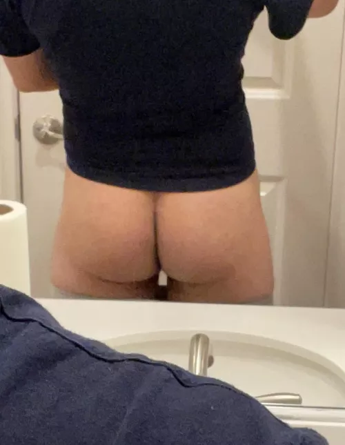 [19] Bro, I told you my ass is manly. Look!