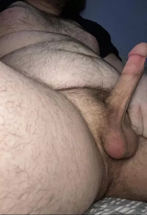 19, chubby, a little hairy, and horny 😈
