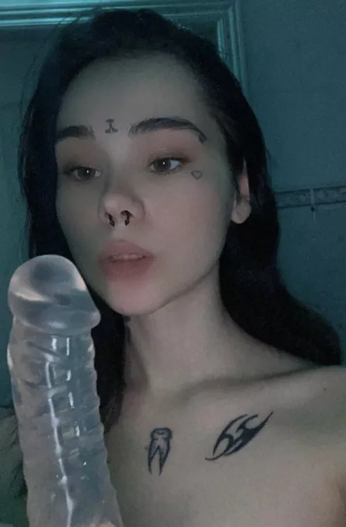 19 [F] just give me a reason ;)