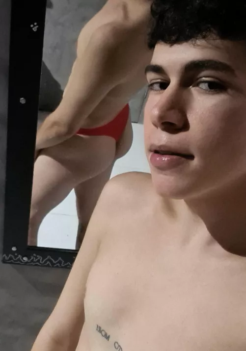 (19) I need a daddy🥺