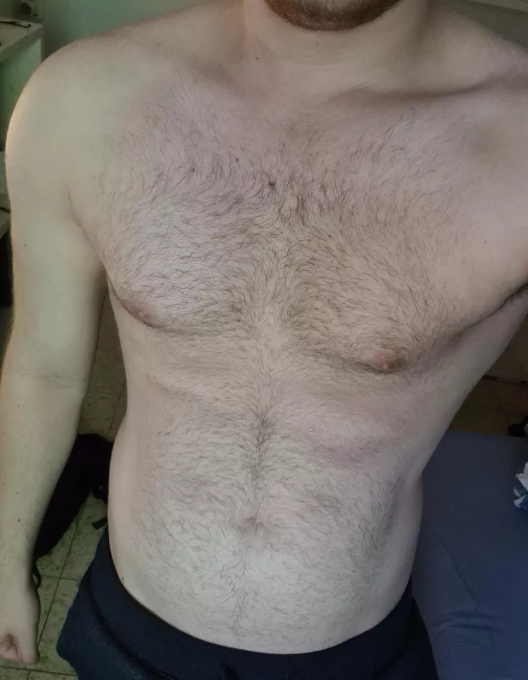 19 looking for a muscular gaymer. hmu