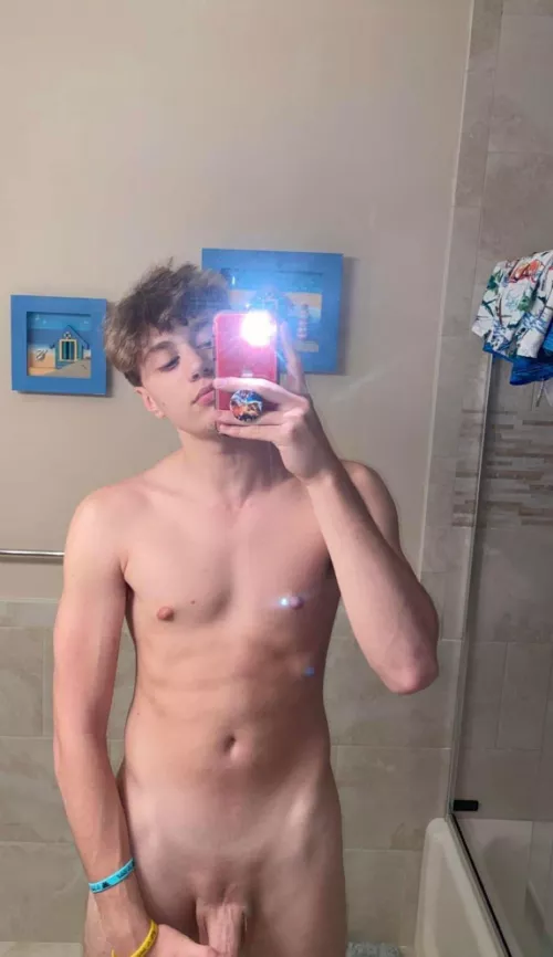 19 looking to trade with other Hung bros. The Bigger, The Better | | uncut++, tattoos++ pm me.