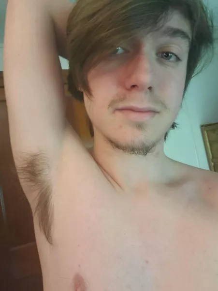 (19) Someone tell me if my musky pits taste good😈 link in profile to see more of me😉