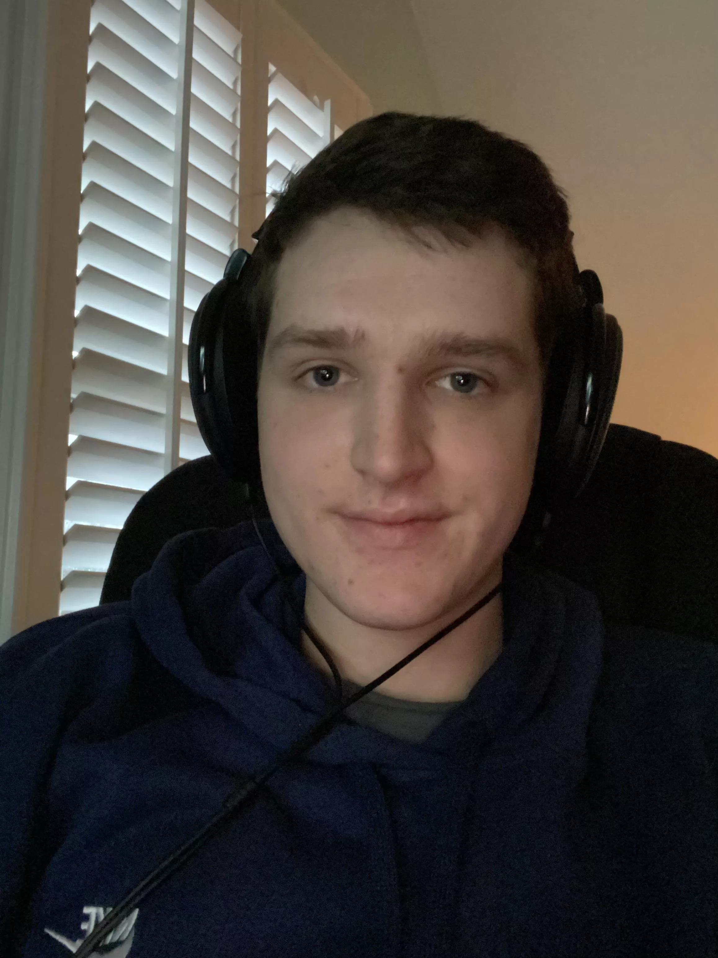 19 Twink looking to play some league with fellow gays. My user is SnowyLoL