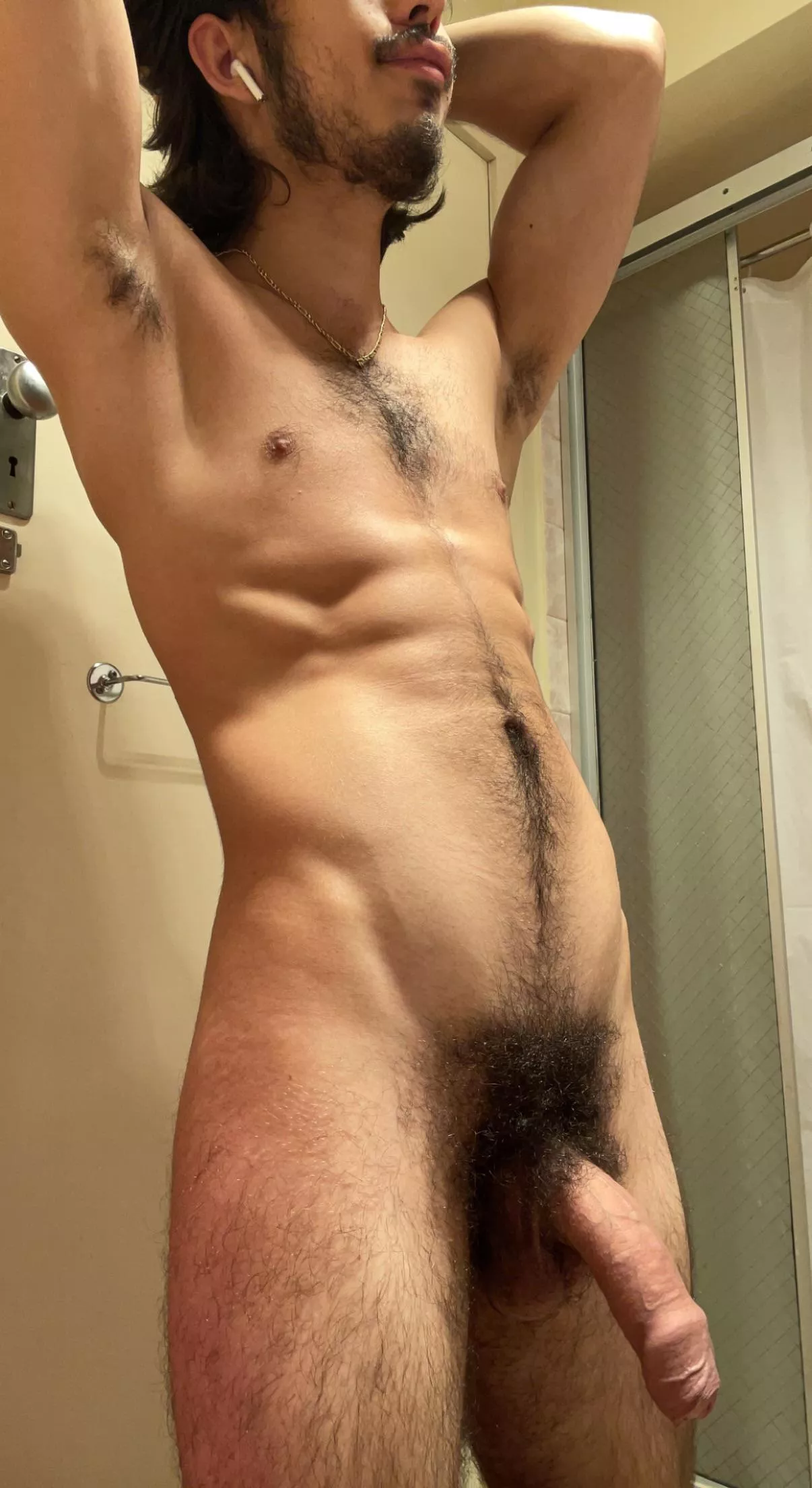 19 virgin, come suck it hard? ;)