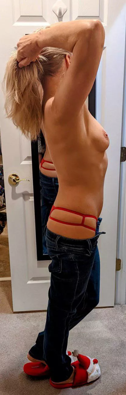 1965, yes really! Still a fuckable mom bod?