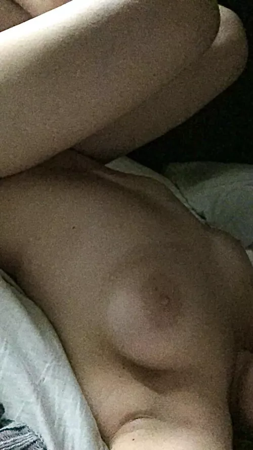 19F, 5’8, 134 I like this one..