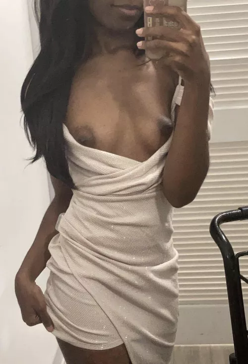 (19F) this dress gives pretty easy access for some nipple sucking