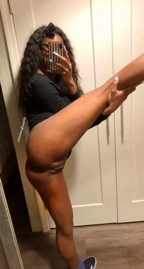 19F with a creamy tight pussy. $7 onlyfans