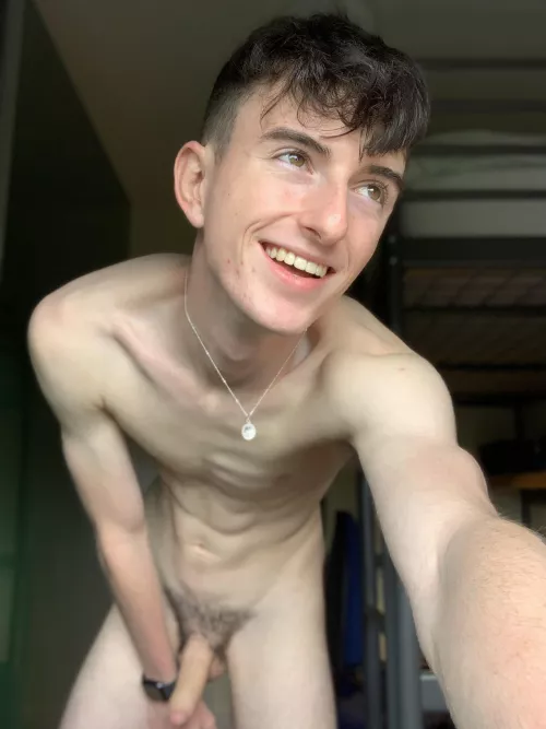 (19M) I hope everyone is having an awesome (gaming filled) day! ๐