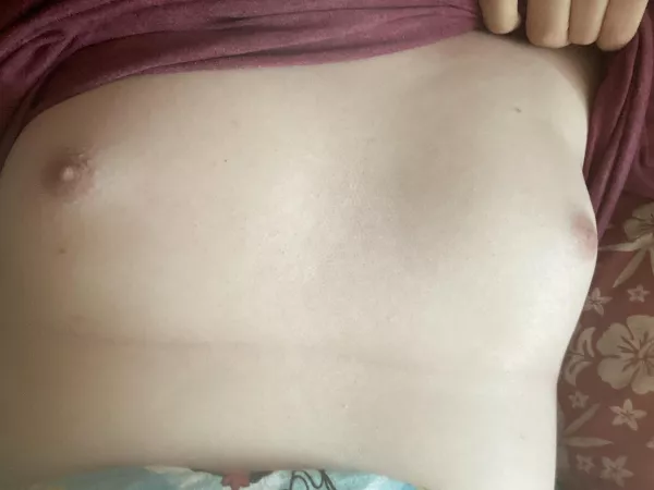 1st ever post! Transgirl whose boobies are finally starting to come in!! 🥺Please be gentle …💓🏳️⚧️