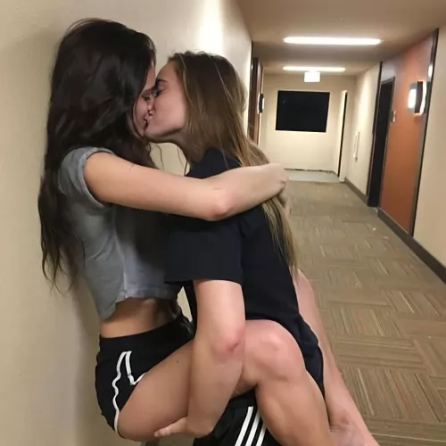 2 Beautiful girl Kissing