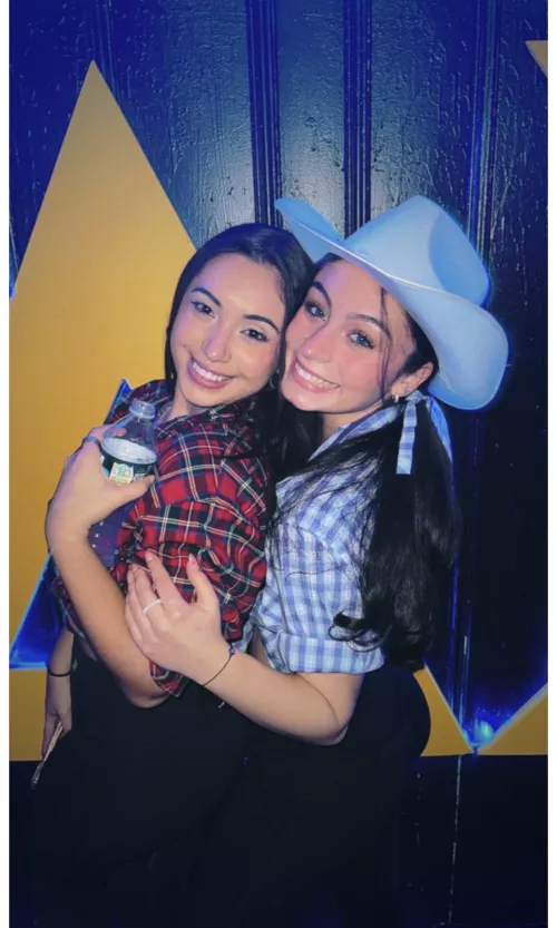 [2] cowgirls