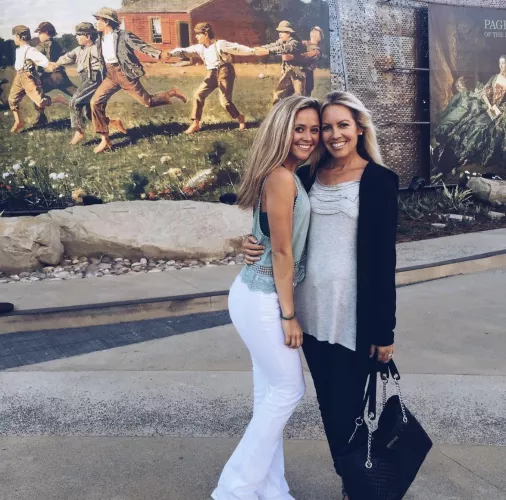 [2] mom or daughter?