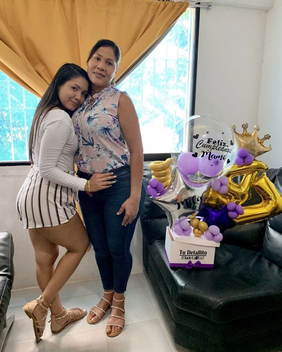 [2] mom or daughter? why?