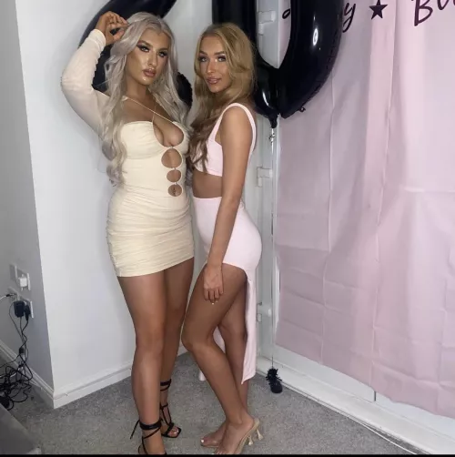 2 perfect Scottish goddesses!