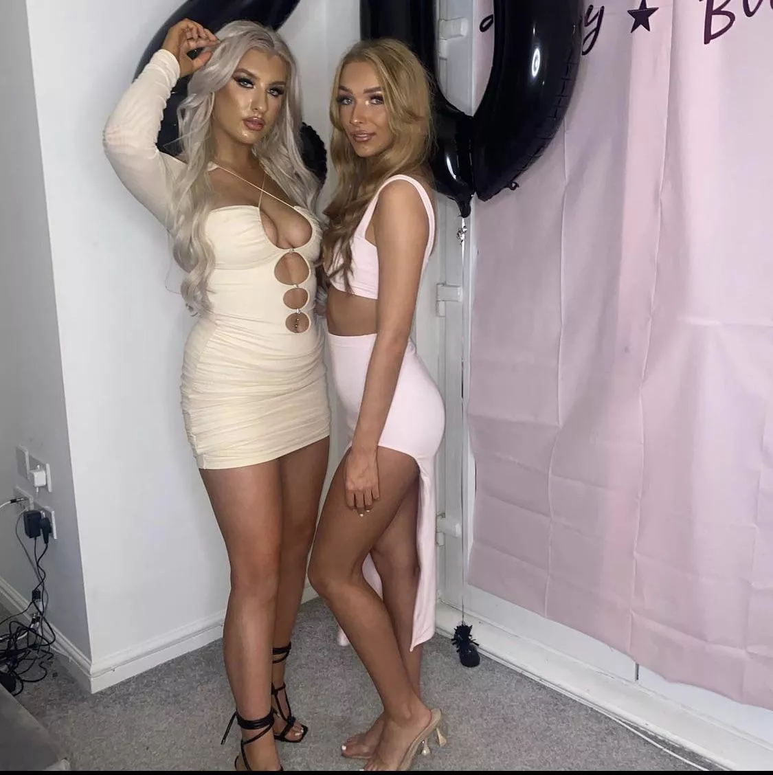 2 perfect Scottish goddesses!