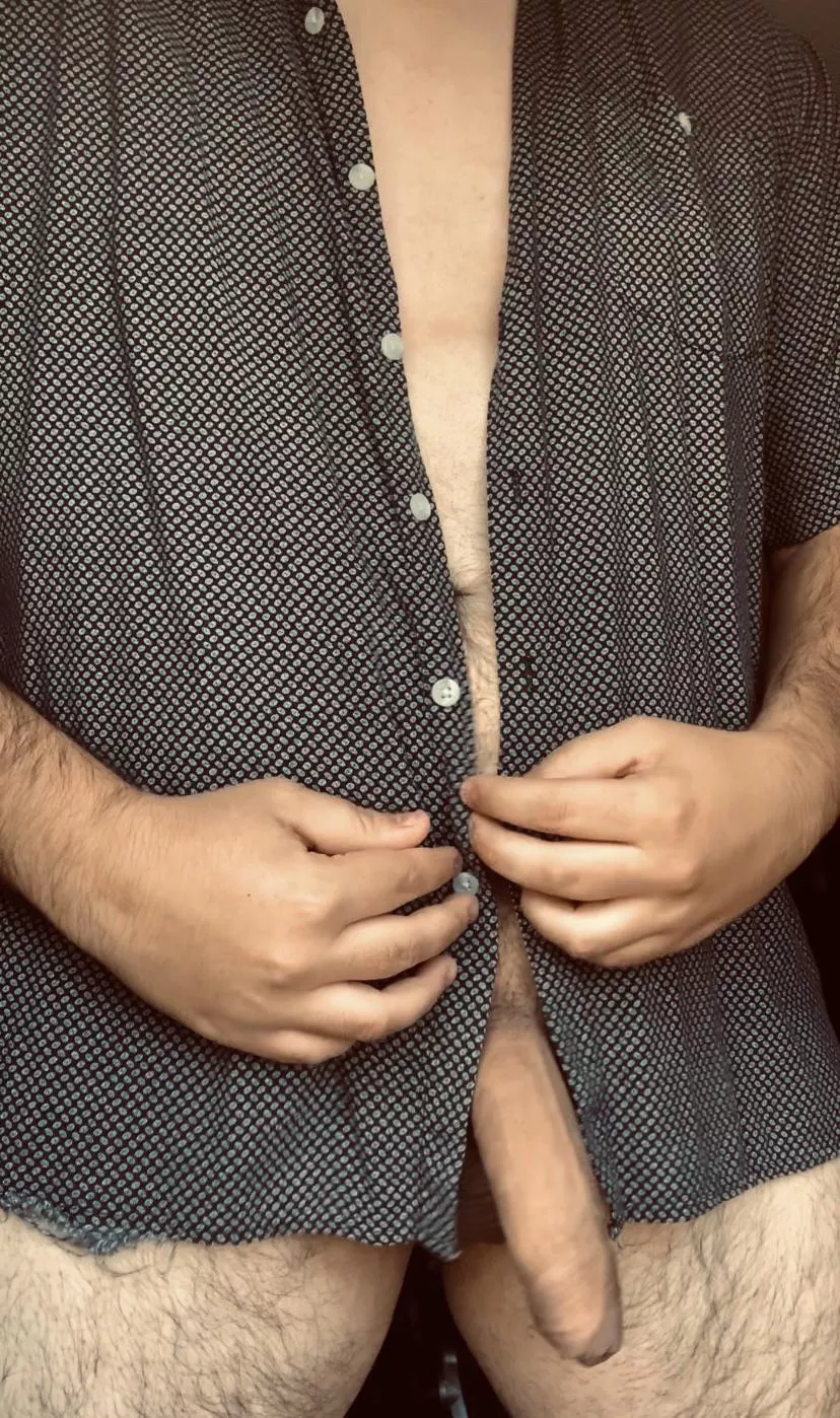 [20] I know it’s distracting… this shirt is really wrinkled.