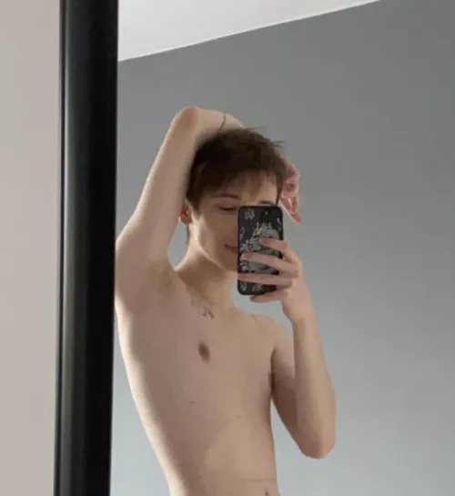 20 Looking for SD dm me :)