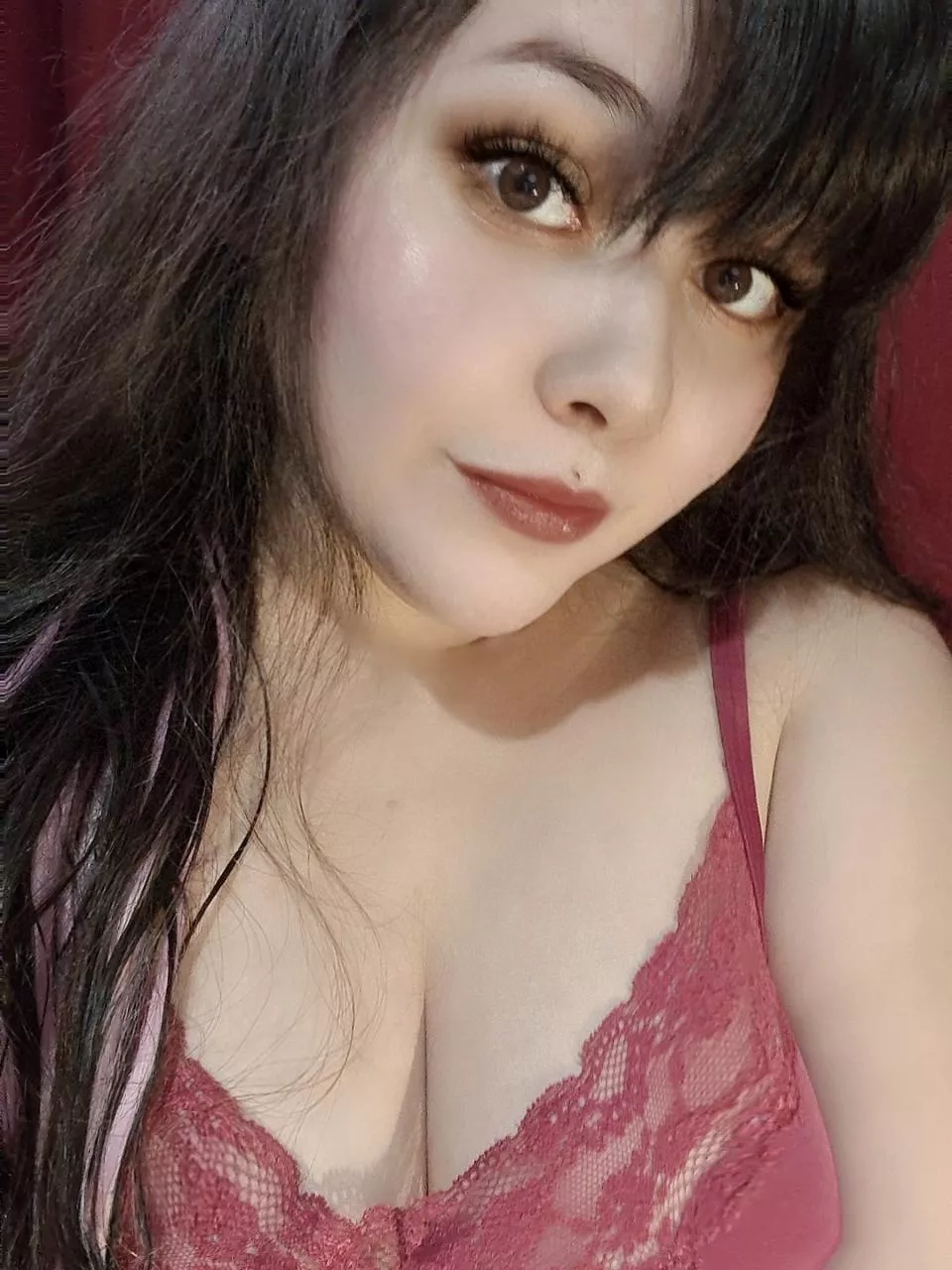 [20 Online] fun & open girl looking