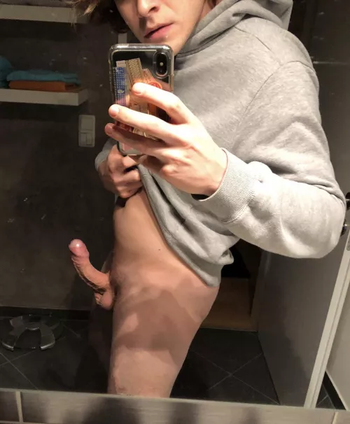 [20] Ready for the weekend 💦